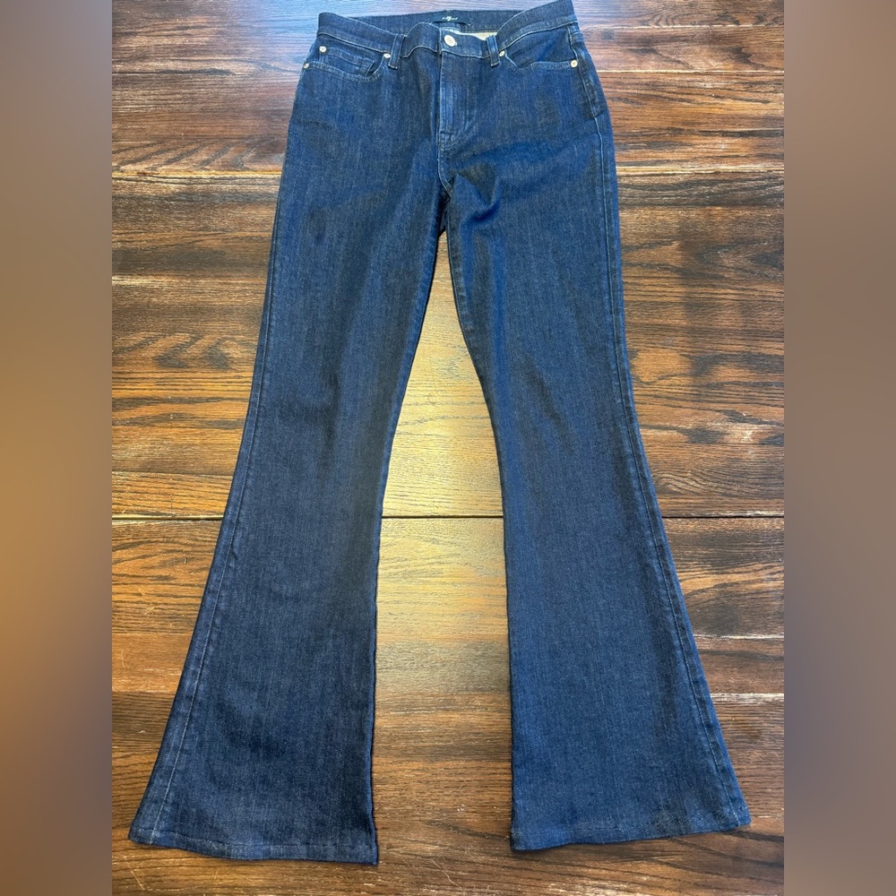 Seven For All Mankind Dark Wash Flare Jeans – Size 27/28 – 32” Inseam